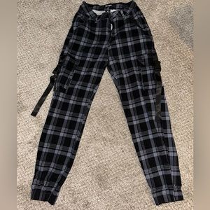 Hot topic black grey plaid cargo pants size Md